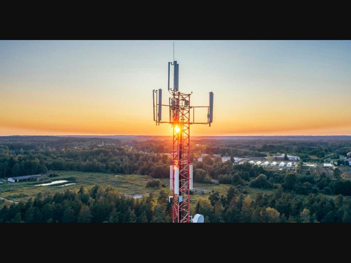 Torre de comunicaciones de +CONECTA2 en zona rural